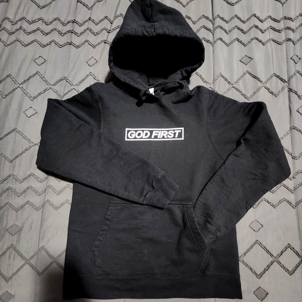 Pull over Hoodie with front pocket